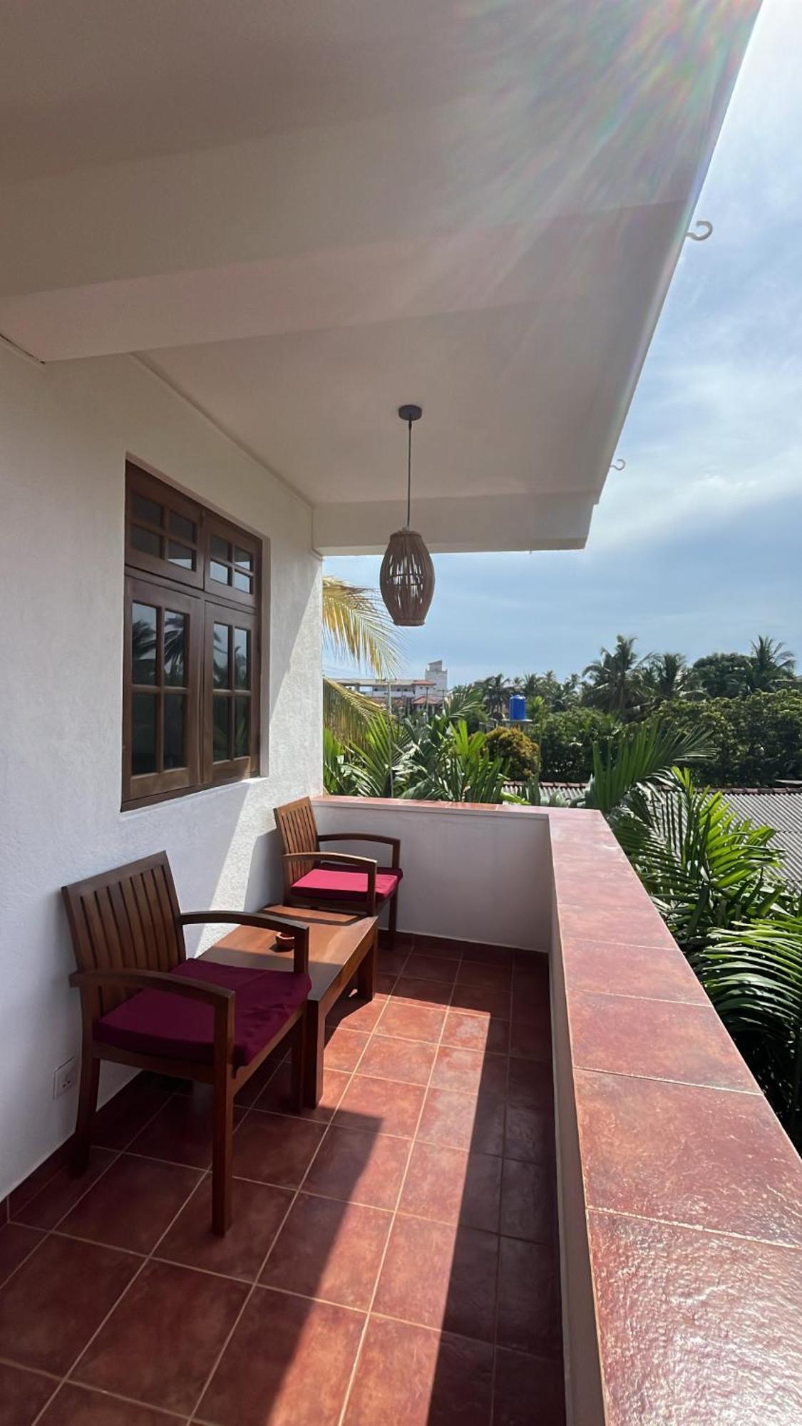 Beach Club Apartments Induruwa Extérieur photo