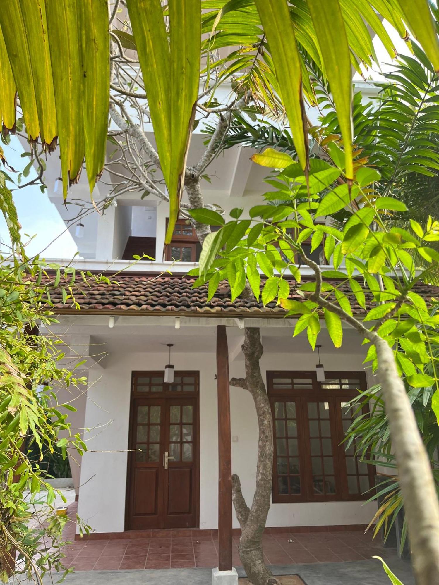 Beach Club Apartments Induruwa Extérieur photo