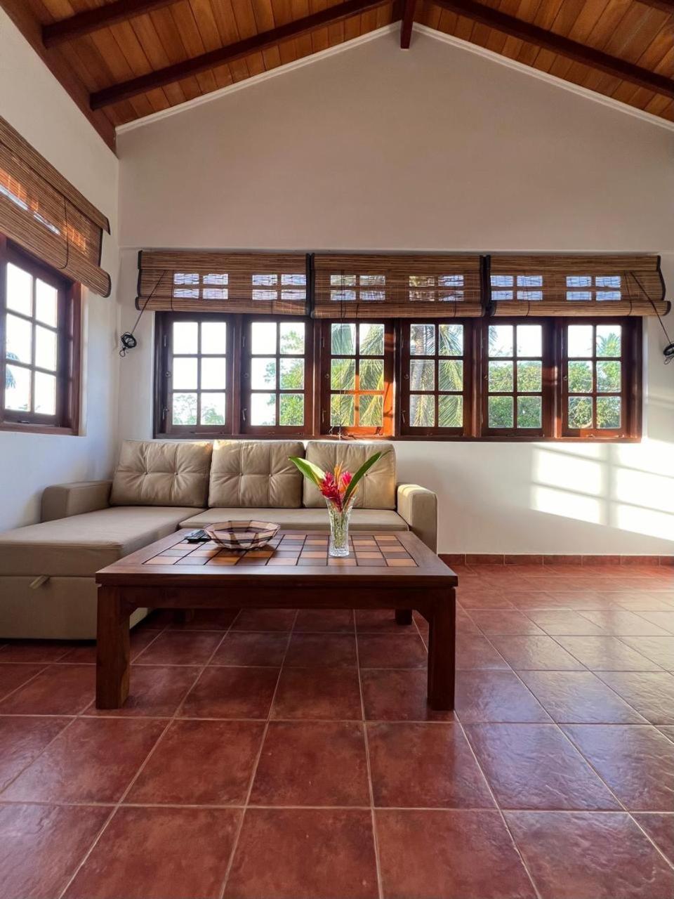 Beach Club Apartments Induruwa Extérieur photo