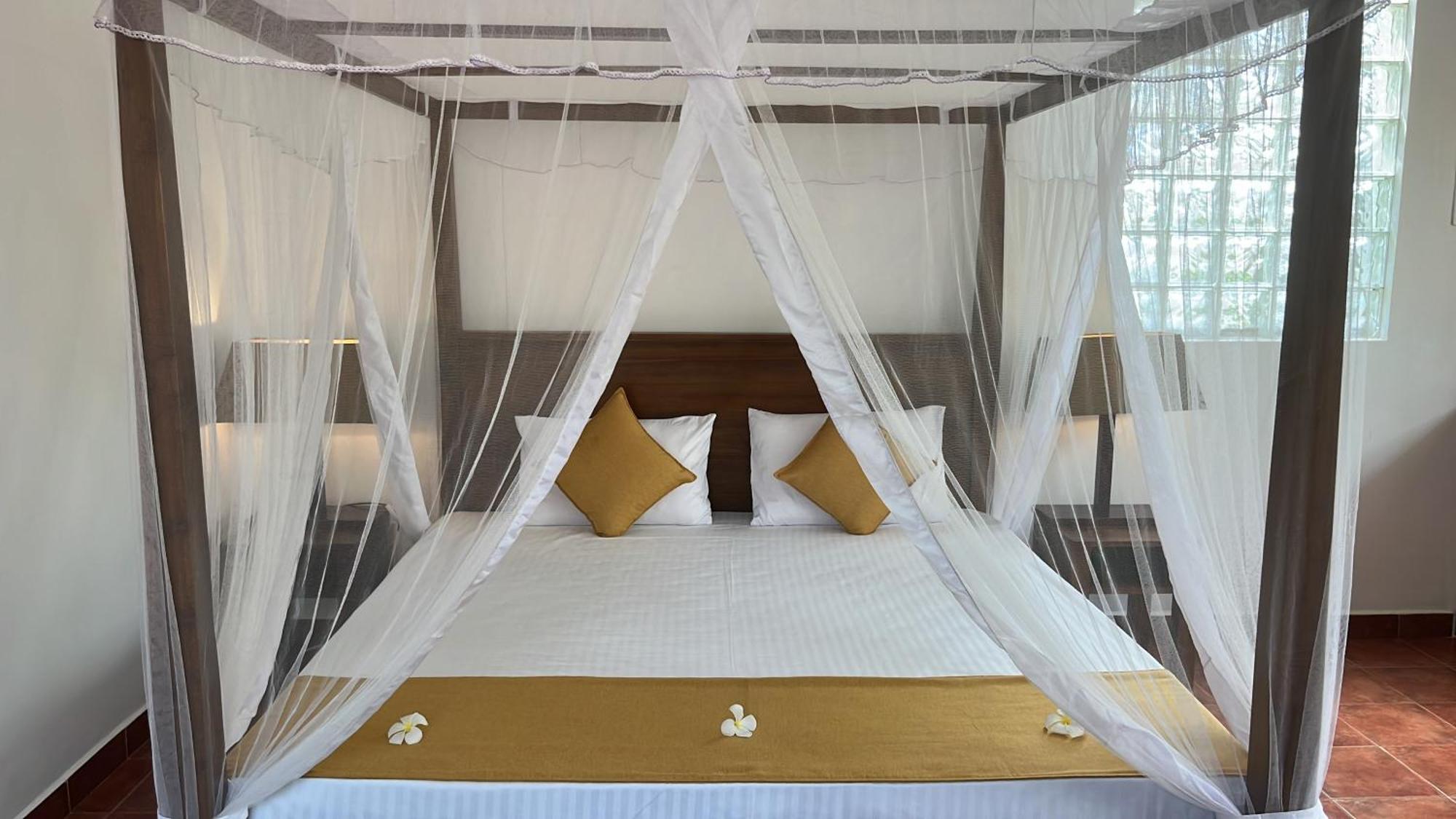 Beach Club Apartments Induruwa Extérieur photo
